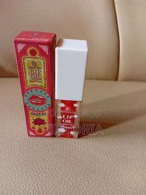 Moisturising and Hydrating Massage LIP Oil