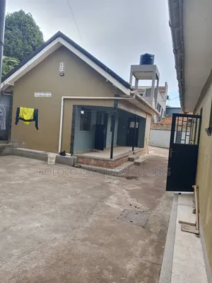 3bdrm Bungalow in Muyenga, Central Division for rent