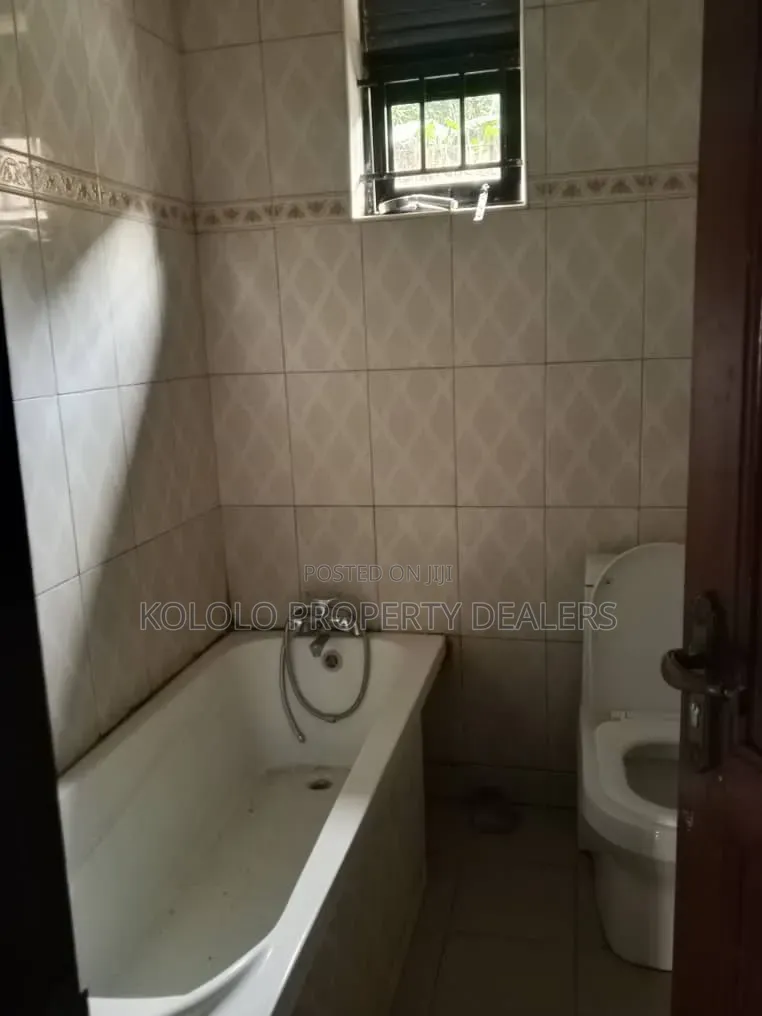 3bdrm Bungalow in Muyenga, Central Division for rent