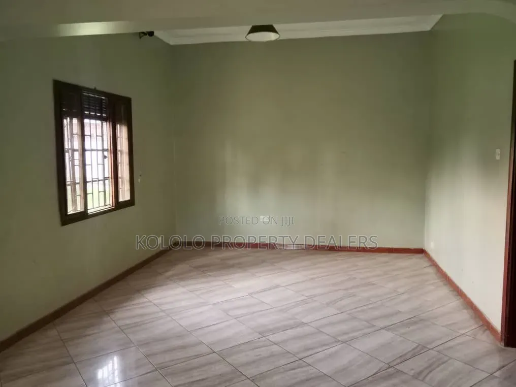3bdrm Bungalow in Muyenga, Central Division for rent