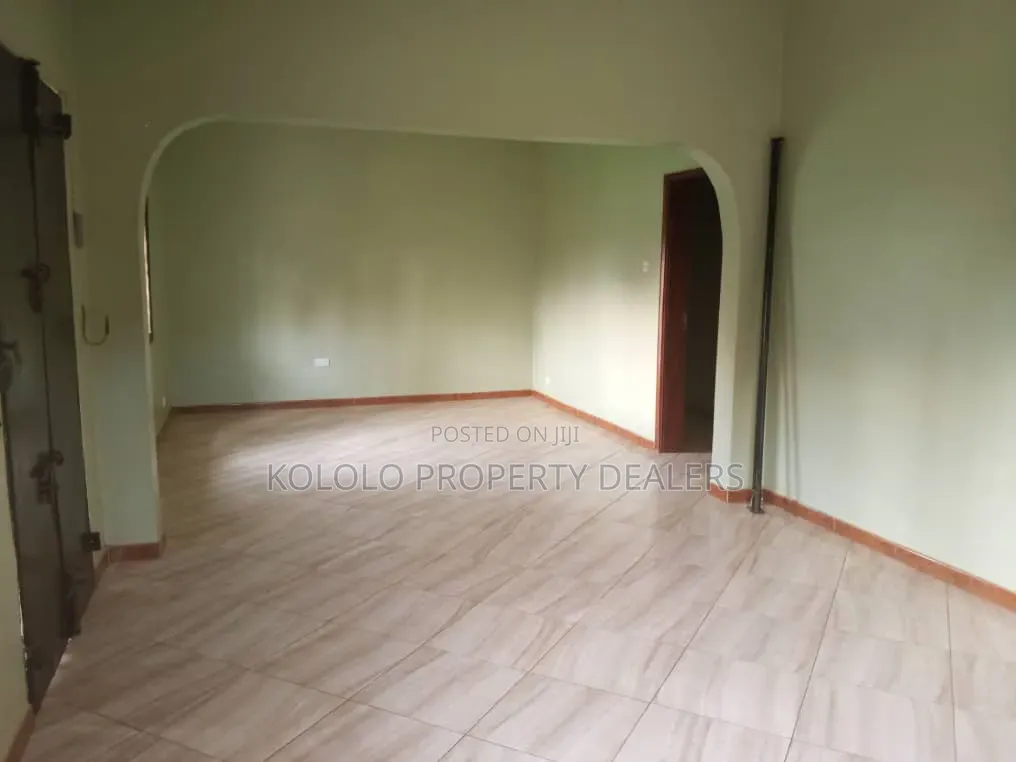 3bdrm Bungalow in Muyenga, Central Division for rent