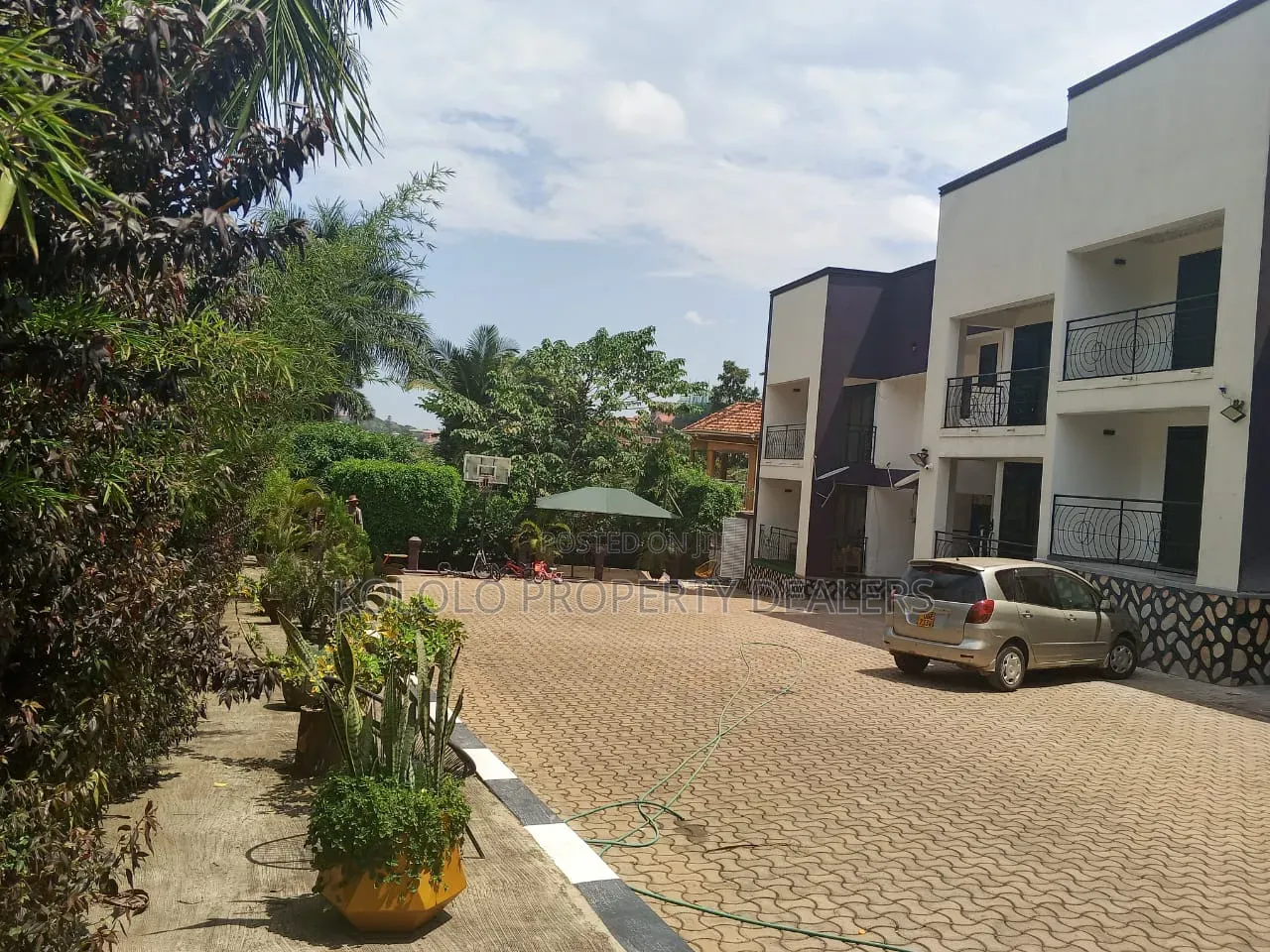 3bdrm Townhouse / Terrace in Muyenga, Central Division for rent