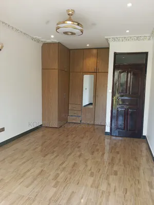 3bdrm Townhouse / Terrace in Muyenga, Central Division for rent
