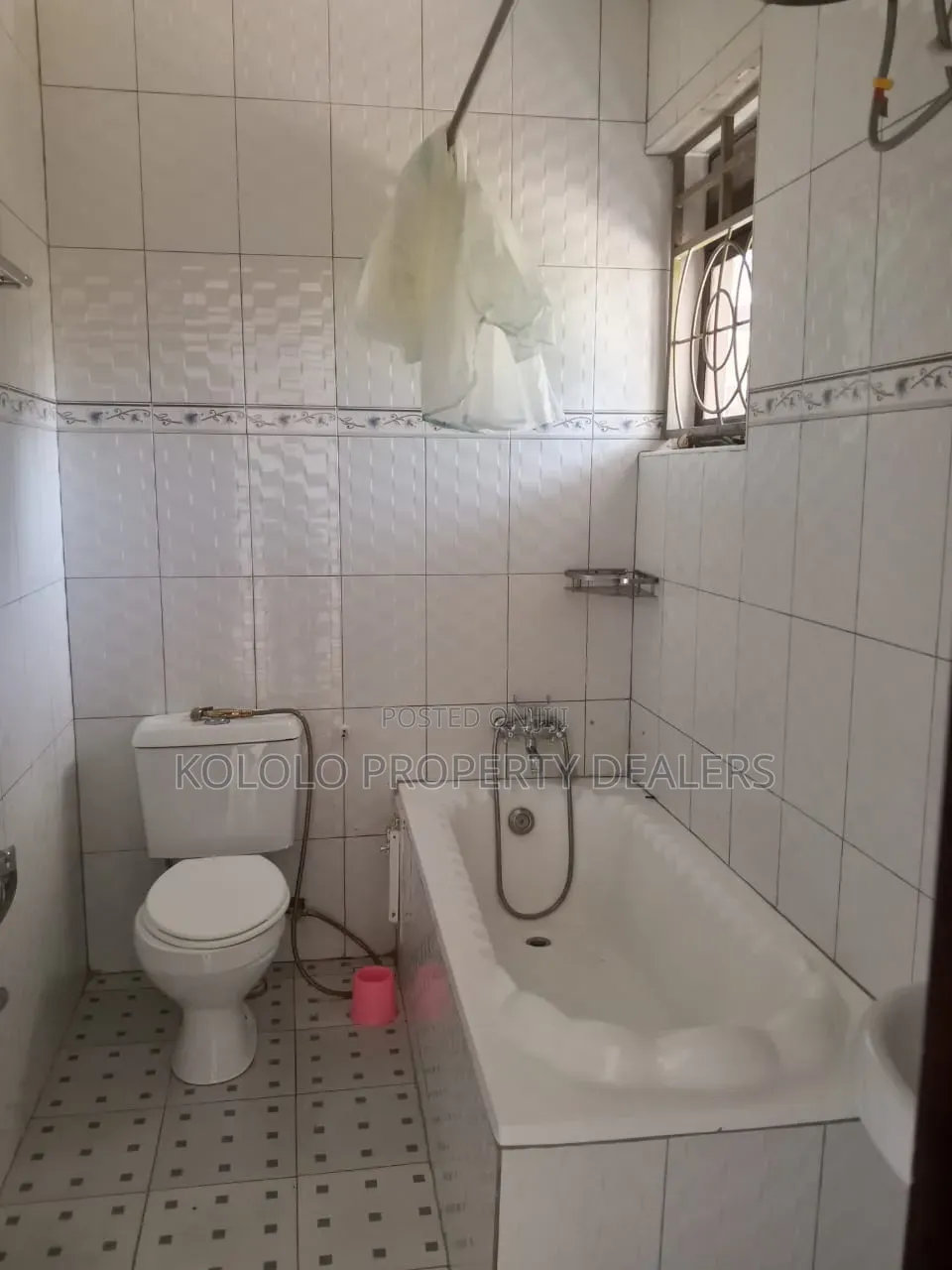 3bdrm Townhouse / Terrace in Muyenga, Central Division for rent