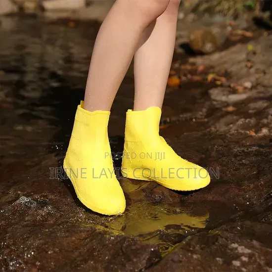 Reusable Silicone Waterproof Shoe Cover.