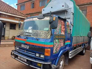Isuzu Truck 1989 Blue