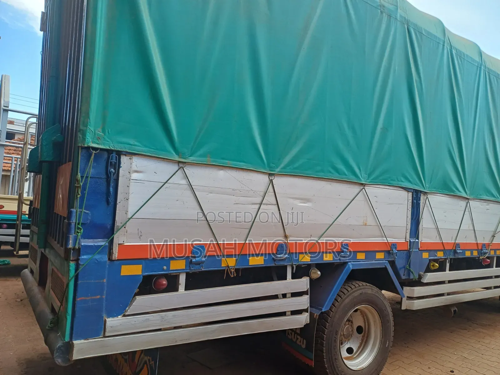 Isuzu Truck 1989 Blue