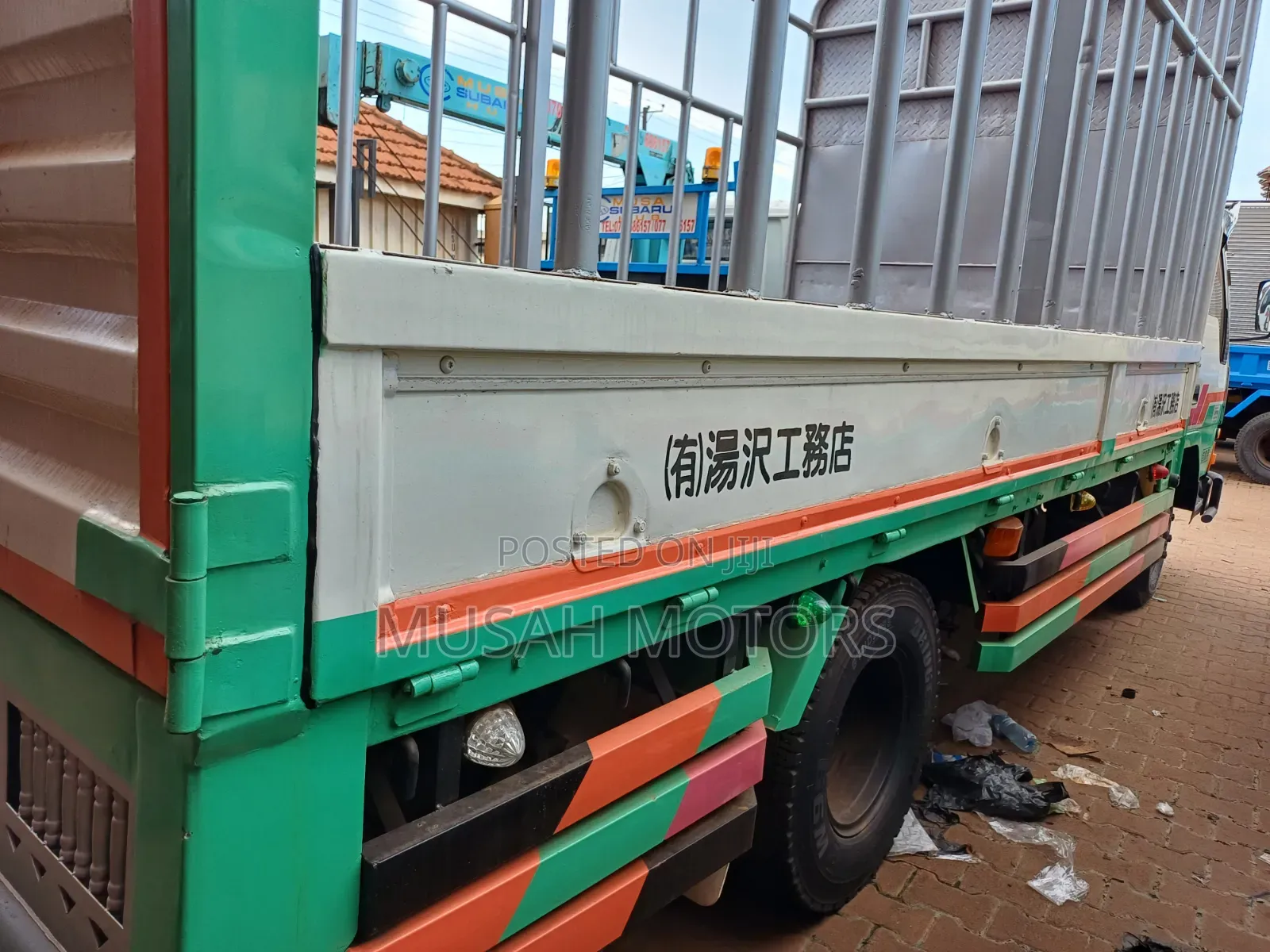 Mitsubishi Canter Truck 1996 White