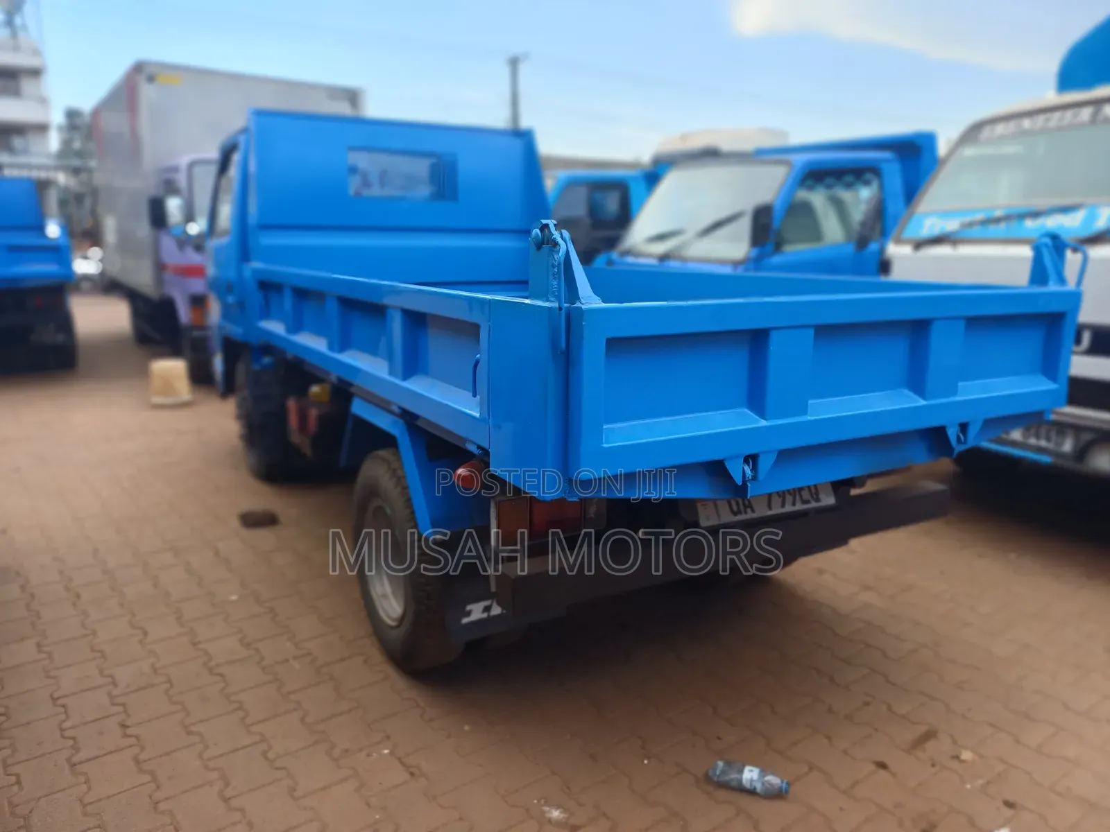 Isuzu ELF Tipper 1992 Blue
