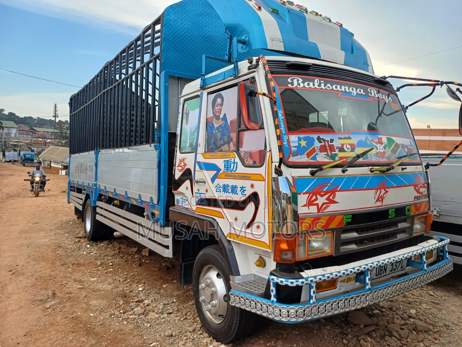 Mitsubishi Fighter Truck 1991 White
