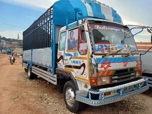 Mitsubishi Fighter Truck 1991 White