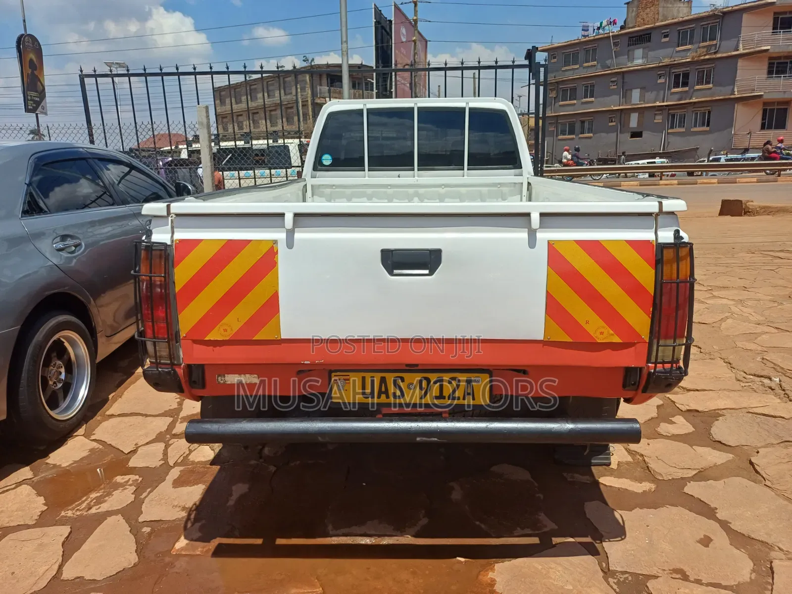 Nissan Hardbody 2010 White