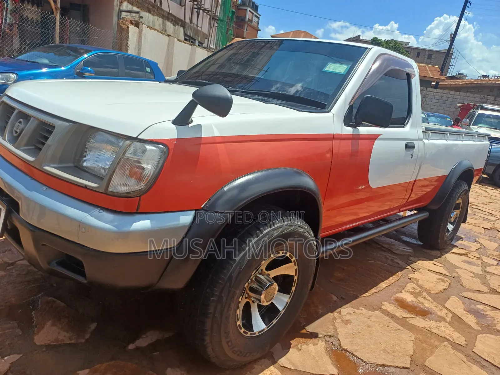 Nissan Hardbody 2010 White