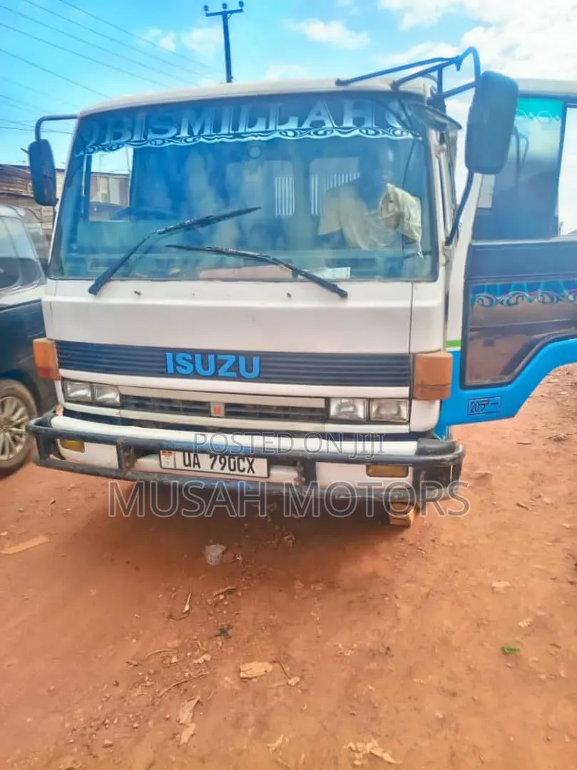 Isuzu Forward Tipper 1991 White