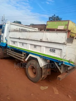 Isuzu Forward Tipper 1991 White