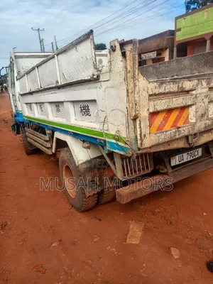 Isuzu Forward Tipper 1991 White