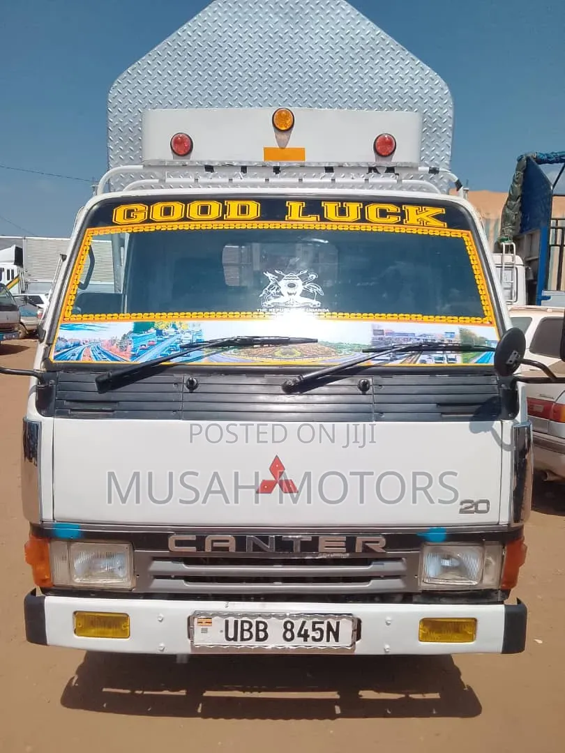 Mitsubishi Canter 1991 White