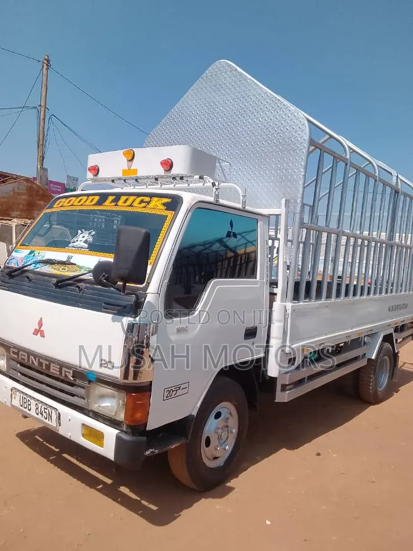 Mitsubishi Canter 1991 White