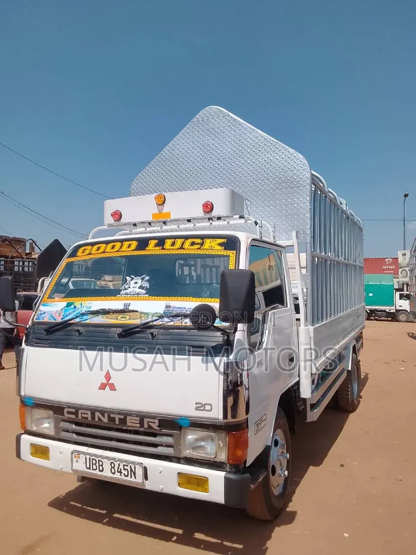 Mitsubishi Canter 1991 White