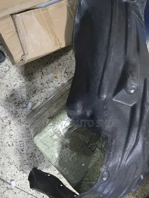 Hilux 166 Kangaroo Fender Liner