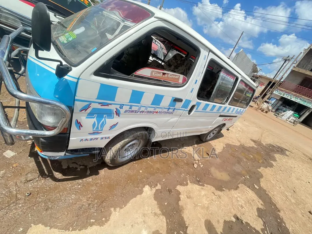 Toyota HiAce 1996 White