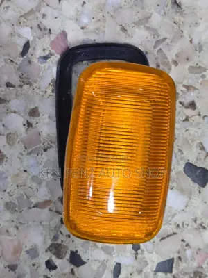 Hilux Kangaroo and Landcruiser TX Fender Light
