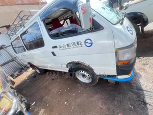 Toyota HiAce 1997 White