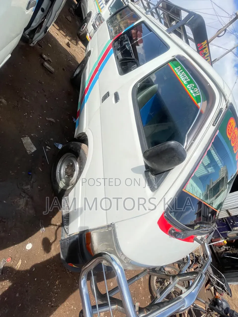 Toyota HiAce 2000 White