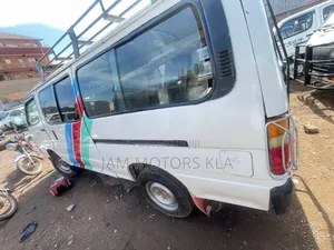 Toyota HiAce 2000 White