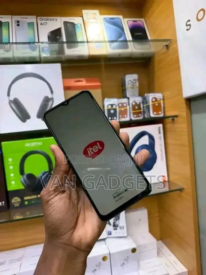 Itel A06 64 GB Black