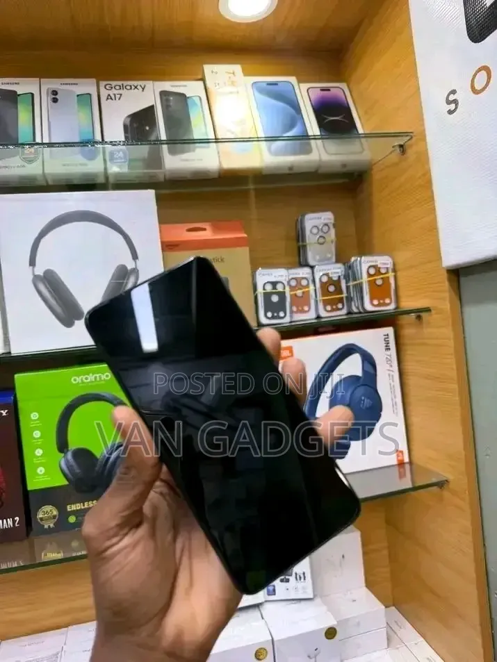 Itel A06 64 GB Black