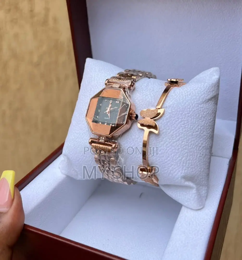 Classy Female Watch With Bracelet