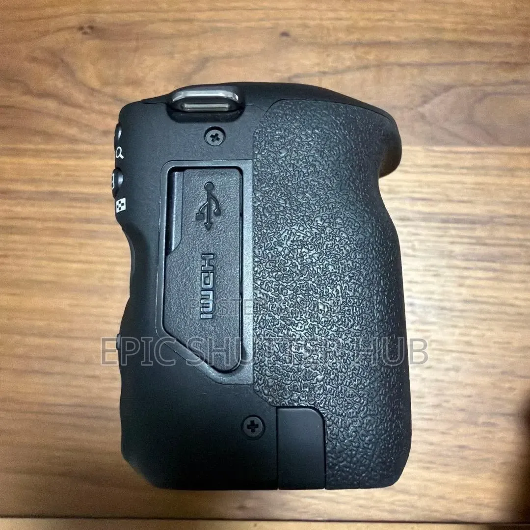 EOS R 50 Canon With 18-45mm