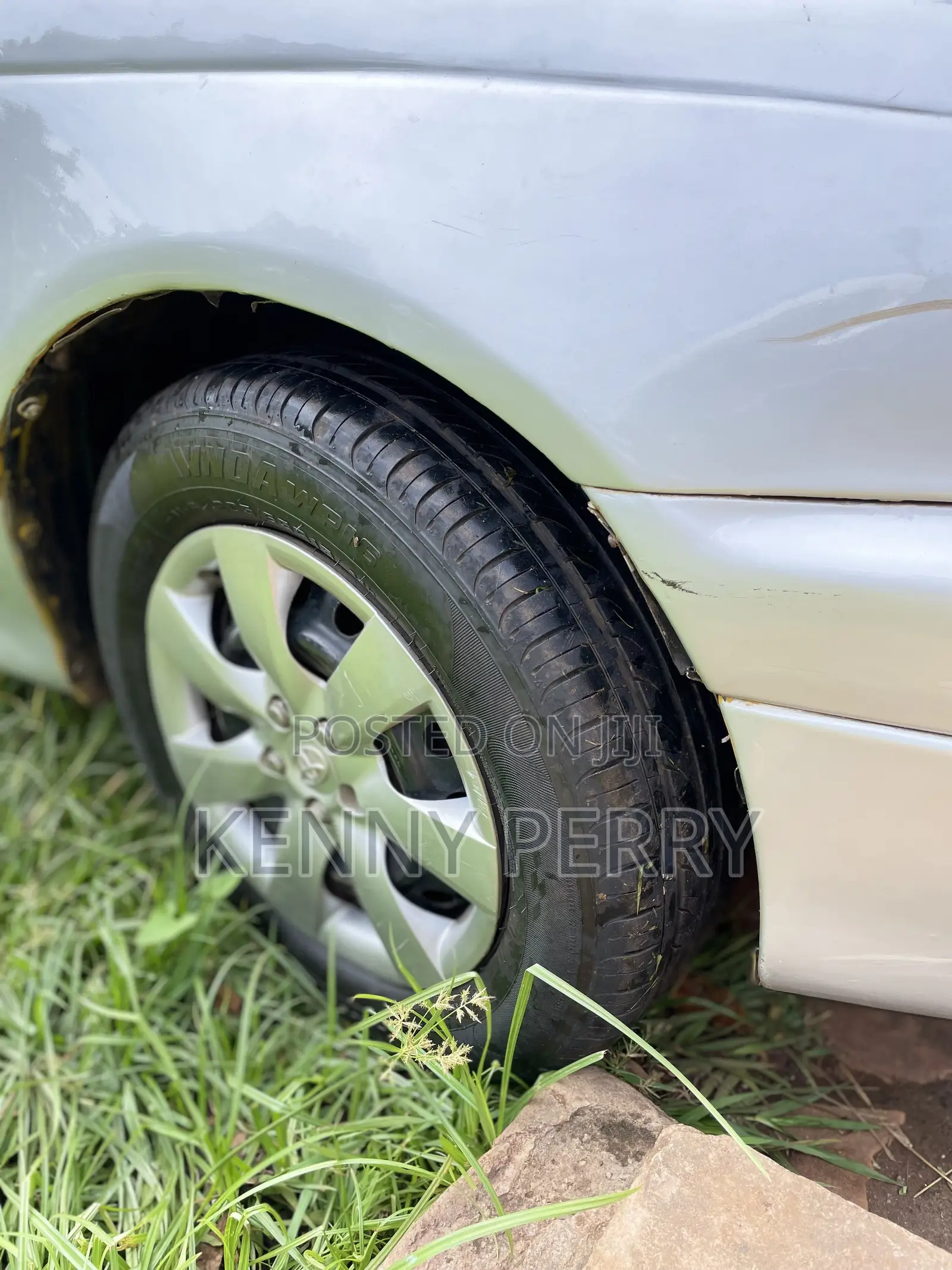 Toyota Caldina 2000 Silver
