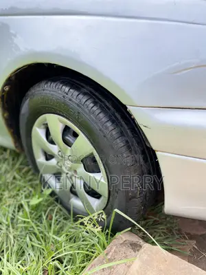 Toyota Caldina 2000 Silver