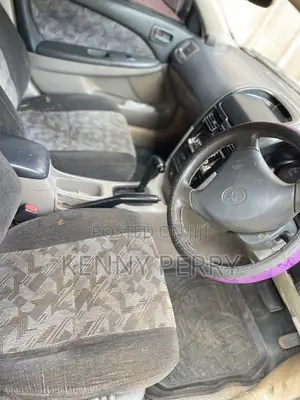 Toyota Caldina 2000 Silver