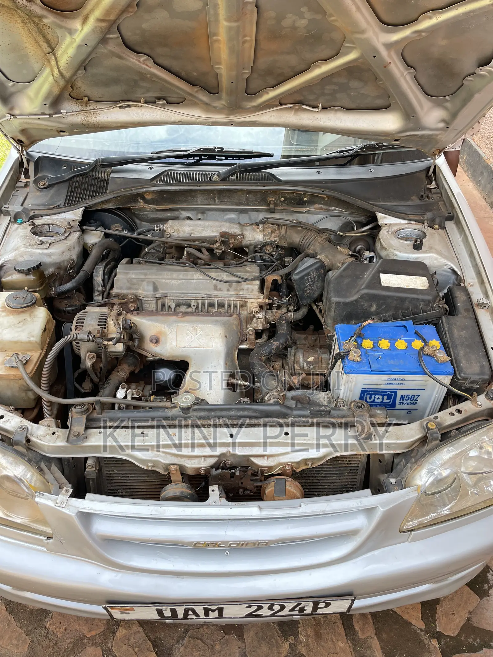 Toyota Caldina 2000 Silver