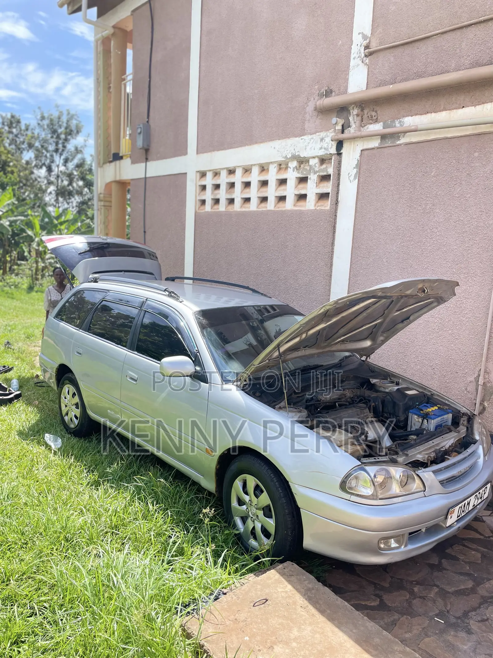 Toyota Caldina 2000 Silver
