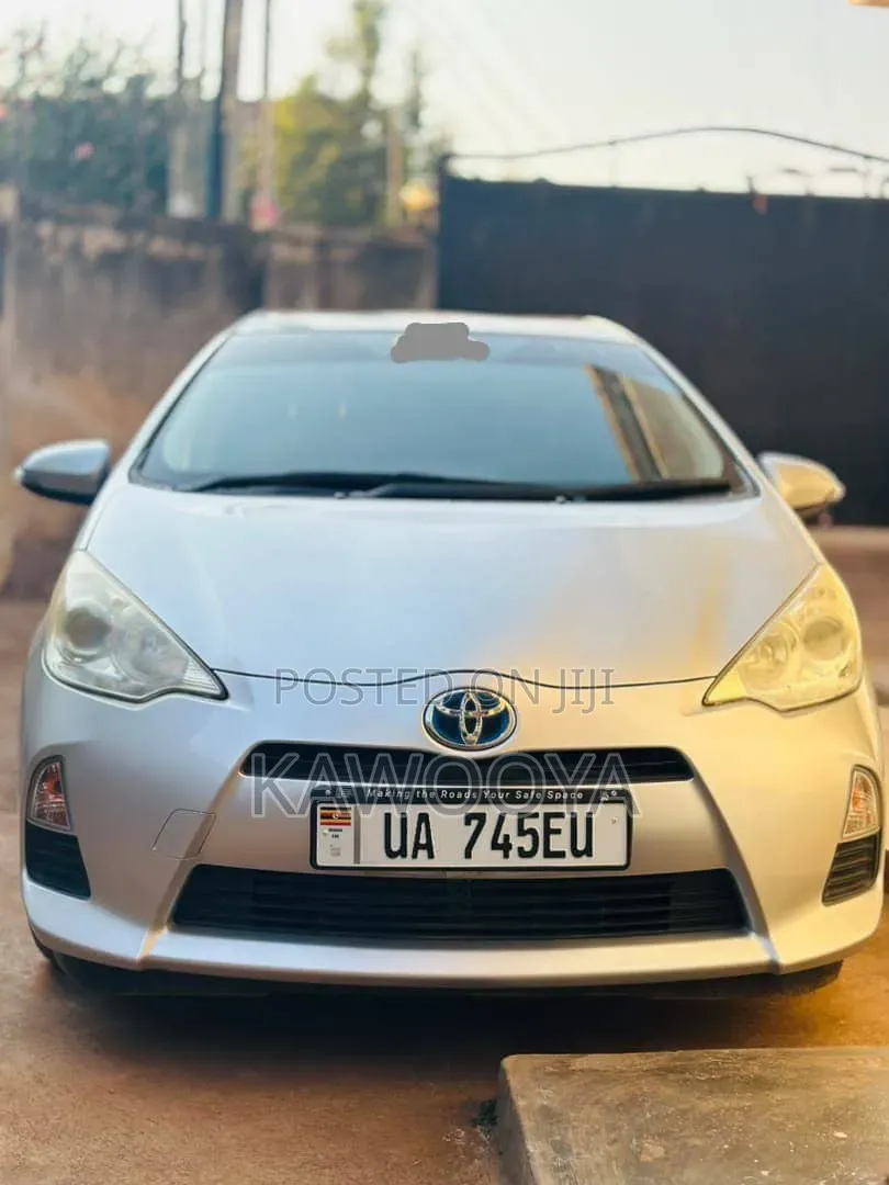 Toyota Aqua G 2011 Silver