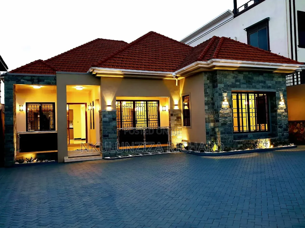 4bdrm Bungalow in Kira for sale