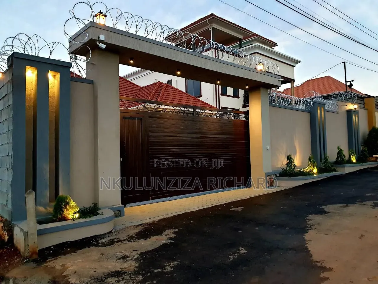 4bdrm Bungalow in Kira for sale