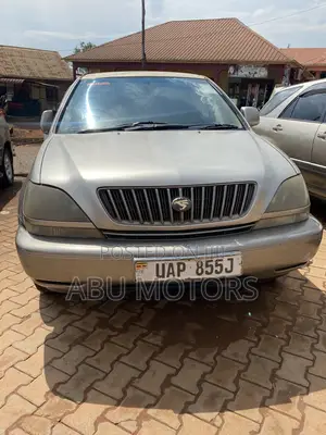 Toyota Harrier 2000 Gold