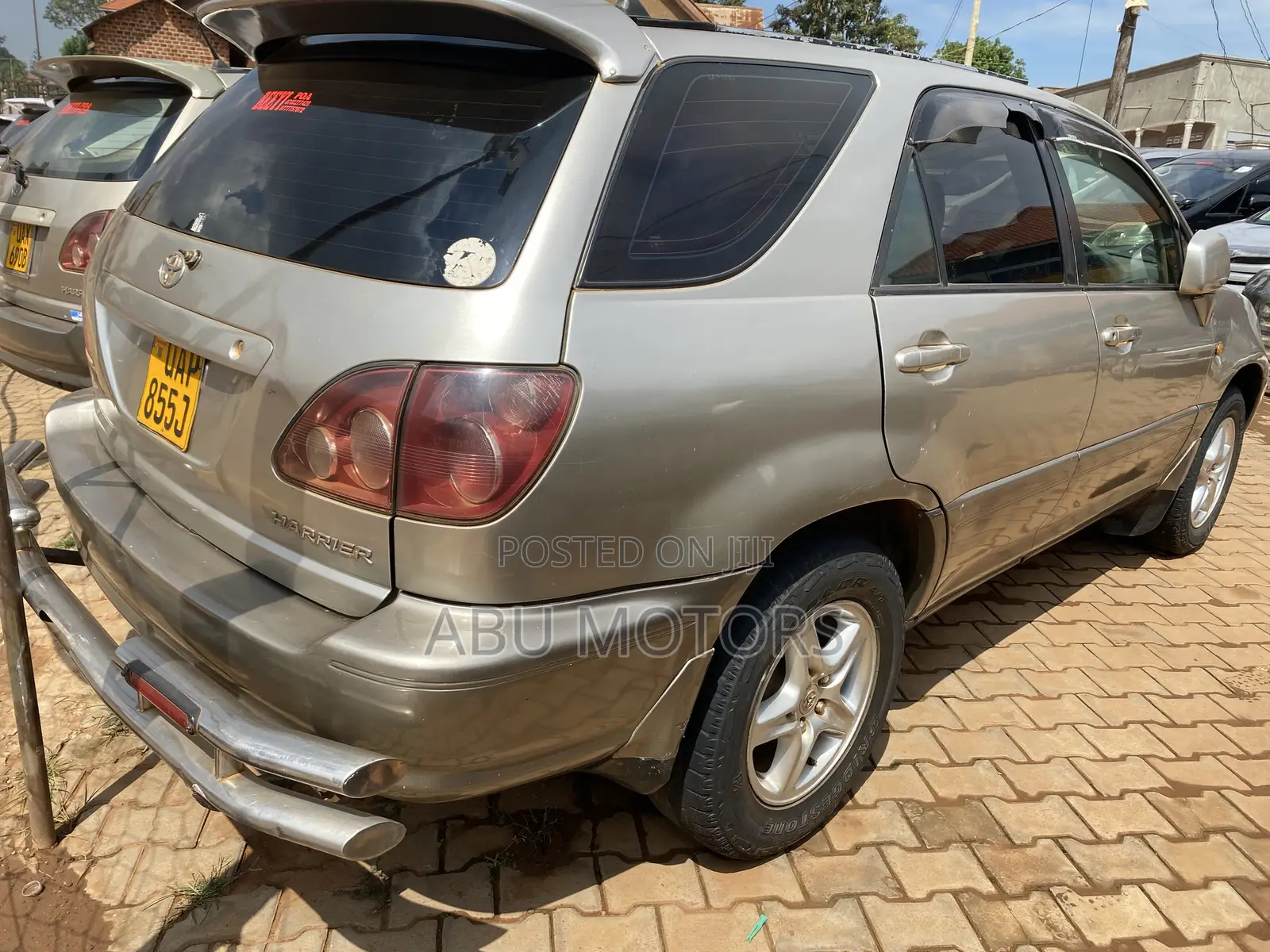 Toyota Harrier 2000 Gold