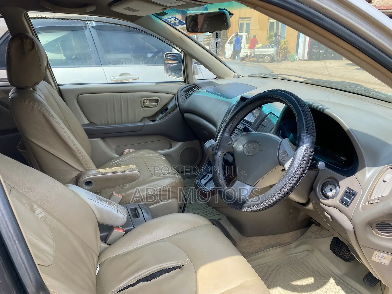 Toyota Harrier 2000 Gold