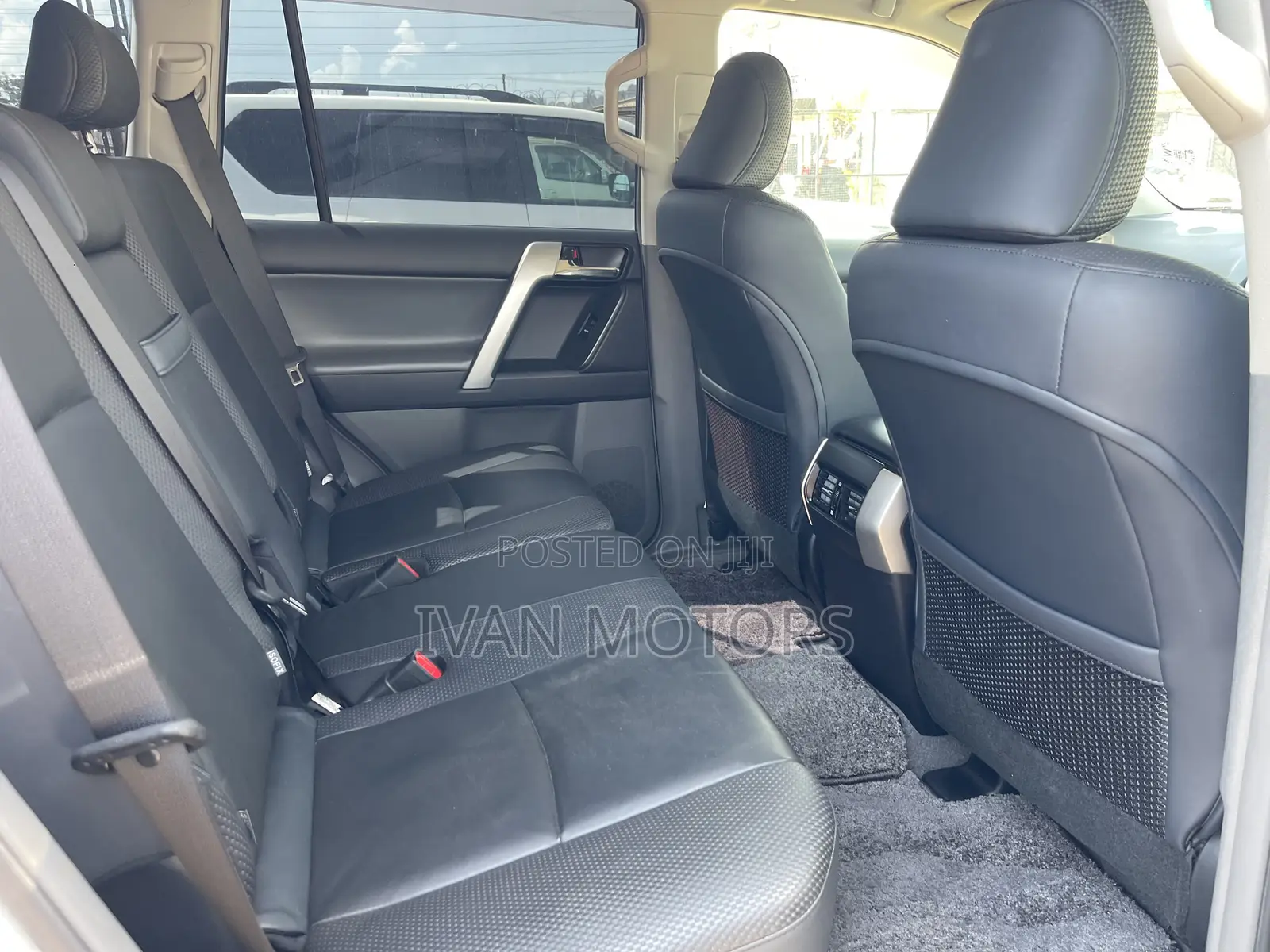 Toyota Land Cruiser Prado 2012 White