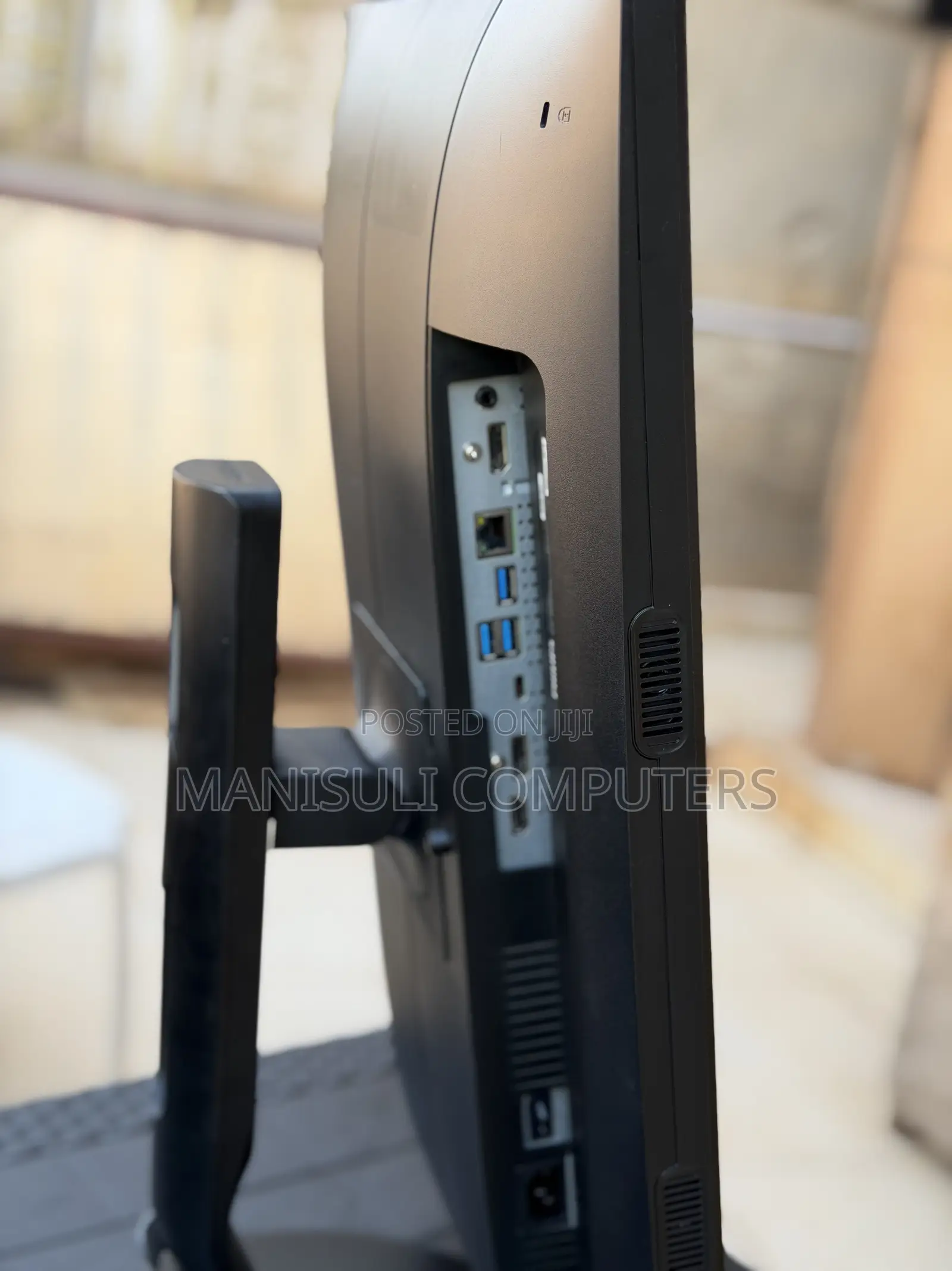27 Inch Screen IPs Type C and HDMI Port and USB 3.0