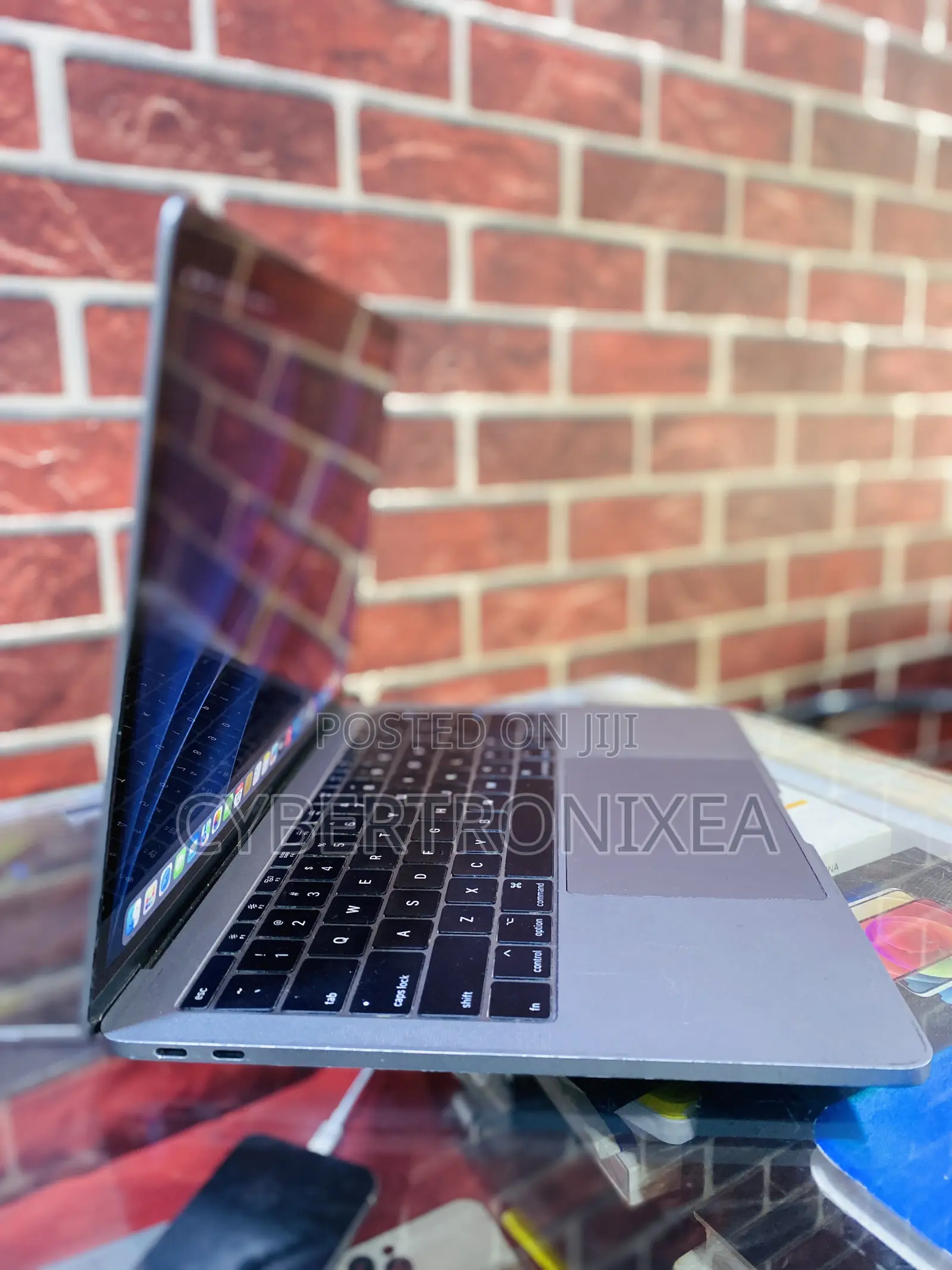 Laptop Apple MacBook Pro 2017 8GB Intel Core i5 SSD 128GB