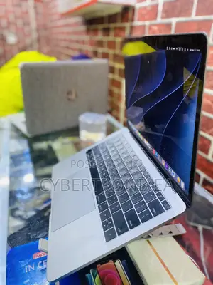 Laptop Apple MacBook Pro 2017 8GB Intel Core i5 SSD 128GB