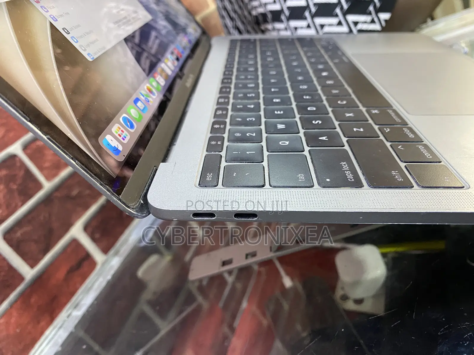 Laptop Apple MacBook Pro 2017 8GB Intel Core i5 SSD 128GB