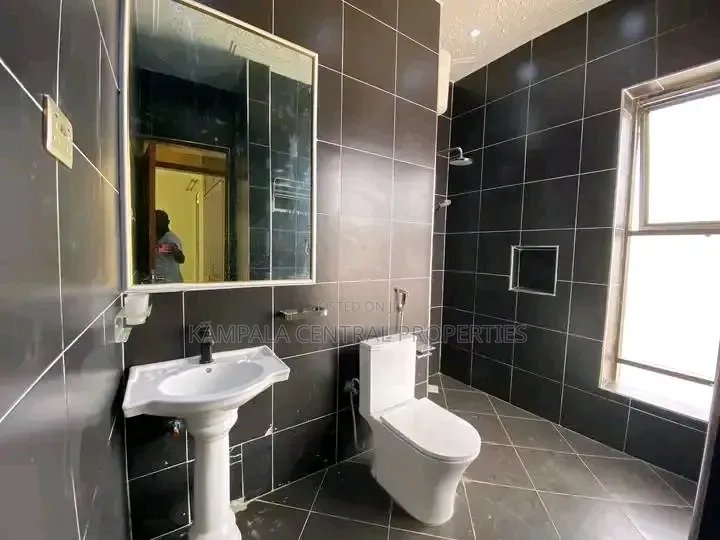 5bdrm Duplex in Kisaasi, Central Division for rent